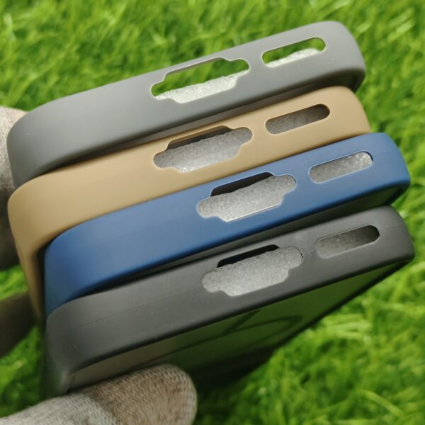 Vivo X200 FE Matte Skin Back Cover No Magsafe - Image 4