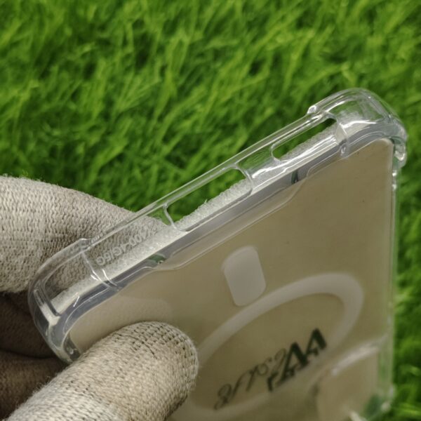 Vivo Y400 Shockproof Silicon Transparent Back Cover No Magsafe - Image 4