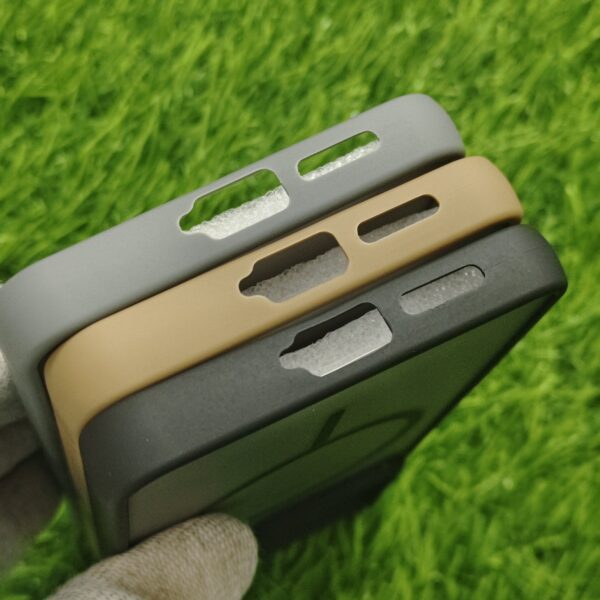 Vivo V23 Matte Skin Back Cover No Magsafe - Image 4