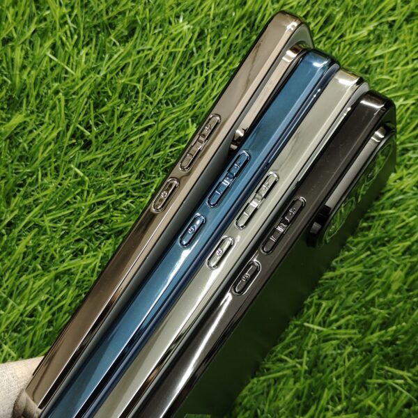 Vivo V60 & T4 Pro Luxury Matte Chrome Finish Back Cover - Image 3