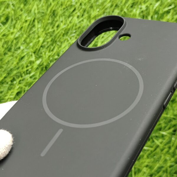 iPhone 16 & 16 Pro & 16 Pro Max Premium IC Working Silicon Magsafe Back Cover With Cloth Inside - Image 7