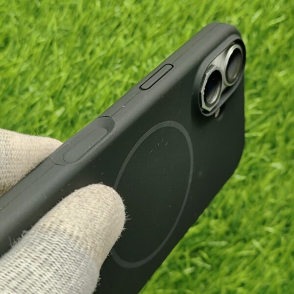 iPhone 16 & 16 Pro & 16 Pro Max Premium IC Working Silicon Magsafe Back Cover With Cloth Inside