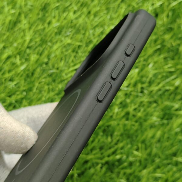 iPhone 17 & 17 Pro & 17 Pro Max Premium IC Working Silicon Magsafe Back Cover With Cloth Inside - Image 5
