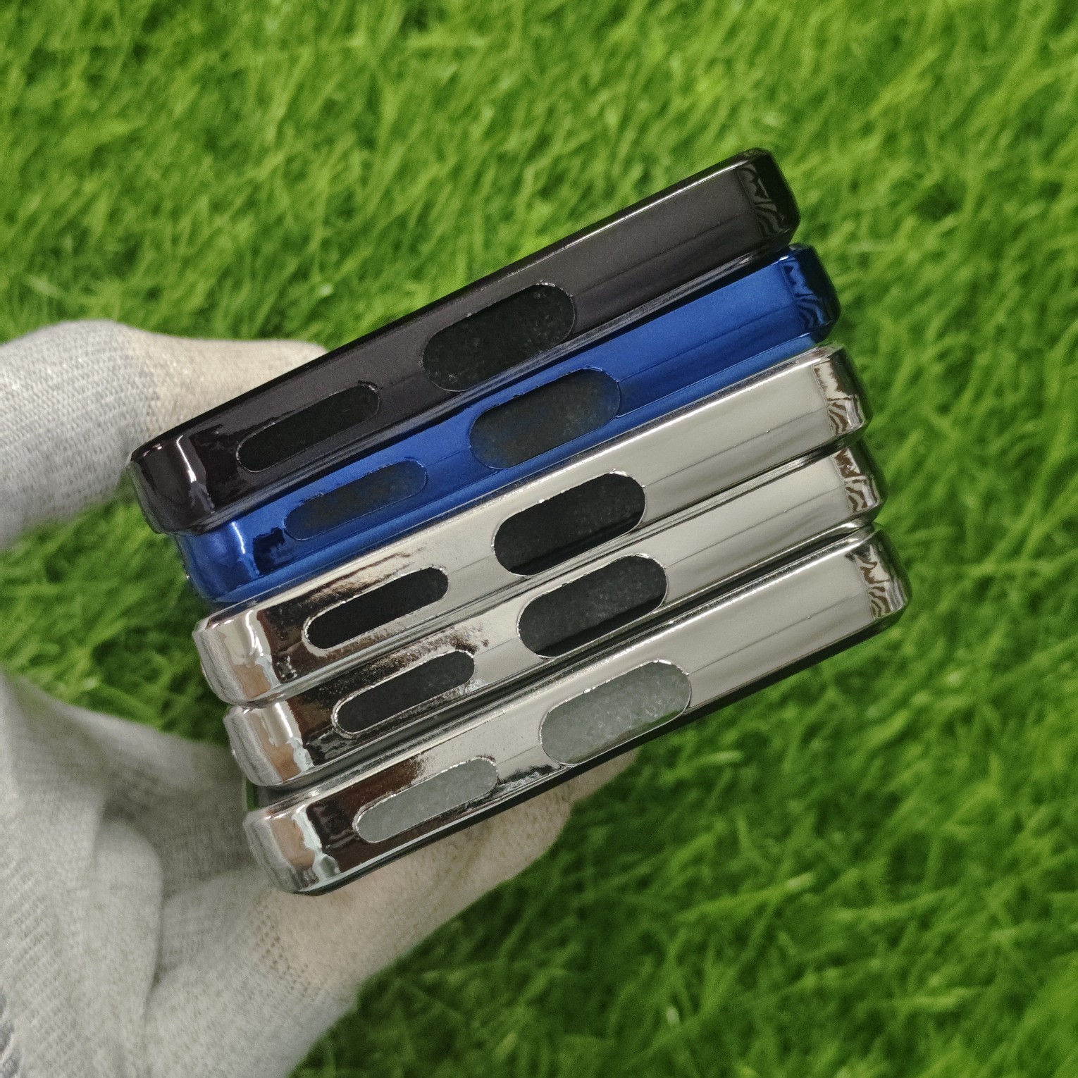 Motorola Edge 60 Fusion Luxury Matte Chrome Finish Magsafe Back Cover - Image 4