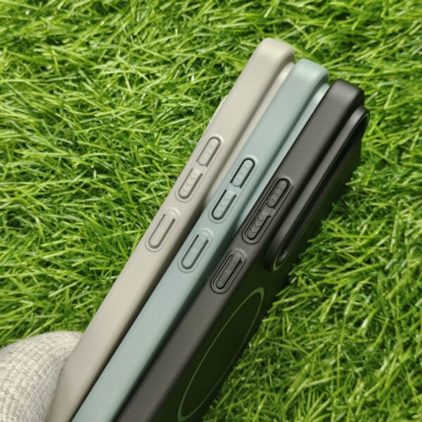Vivo Y400 PC Hard MagSafe Back Cover Beats - Image 3