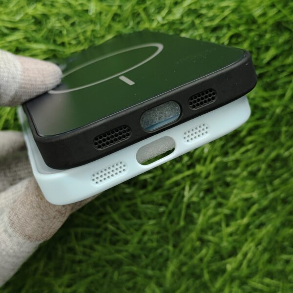iPhone 16 & 16 Pro & 16 Pro Max Premium Matte Magsafe Side Silicon Back Cover - Image 4