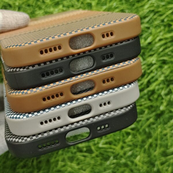 iPhone 16 & 16 Pro & 16 Pro Max Premium Pixel Design Back Cover With Cloth Inside - Image 6