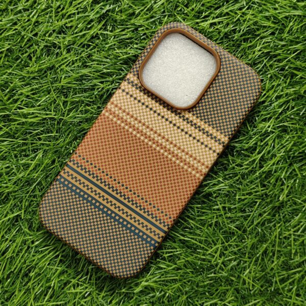 iPhone 16 & 16 Pro & 16 Pro Max Premium Pixel Design Back Cover With Cloth Inside - Image 10