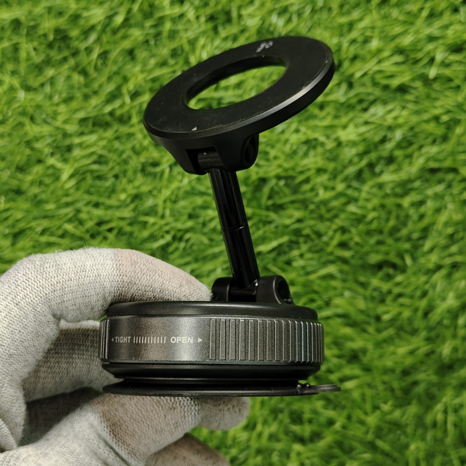 Premium Vacuum Absorption Scaffold 360 Rotating Magsafe Stand - Image 3