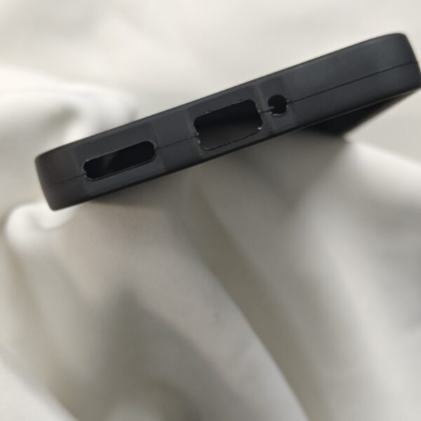 Oppo F31 Black Nilkin Back Cover with cloth inside - Image 4