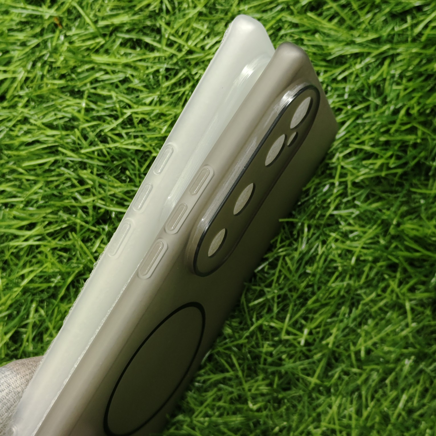 Vivo V40 & V40 Pro & T3 Ultra Paper Silicon Shadow Back Cover No Magsafe - Image 3