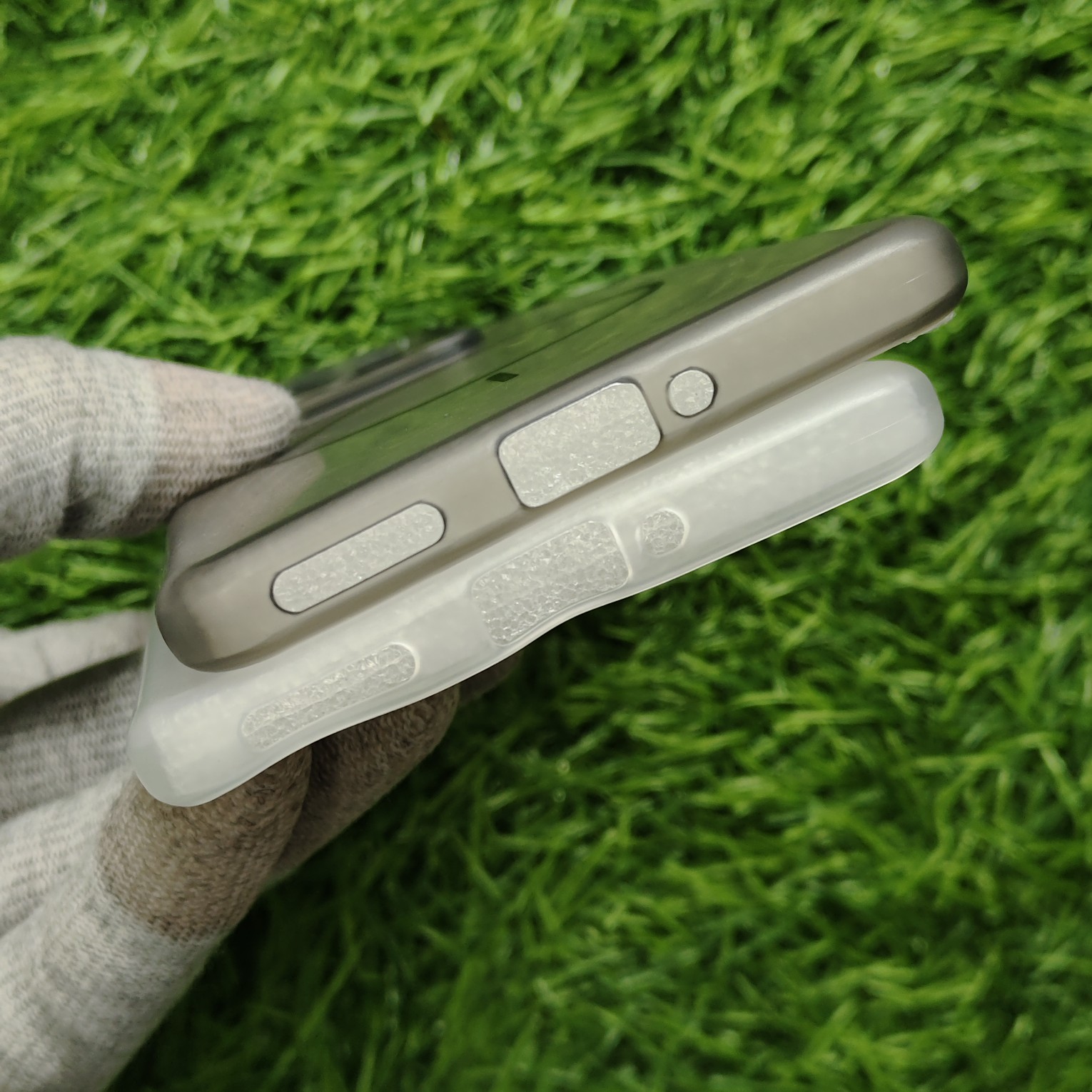 Realme 15 Paper Silicon Shadow Back Cover No Magsafe - Image 4