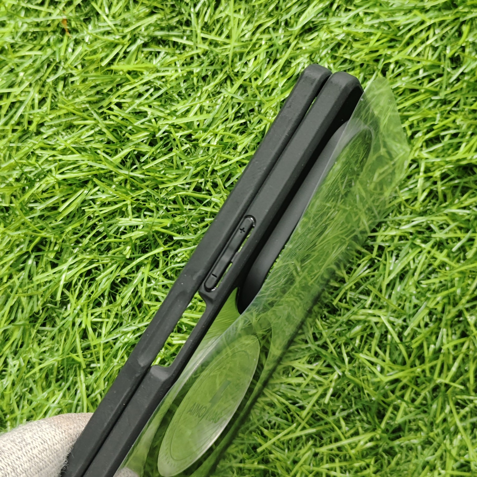 Samsung Galaxy Z Fold 7 Original DuxDuckies Magsafe Back Cover Aimo - Image 3