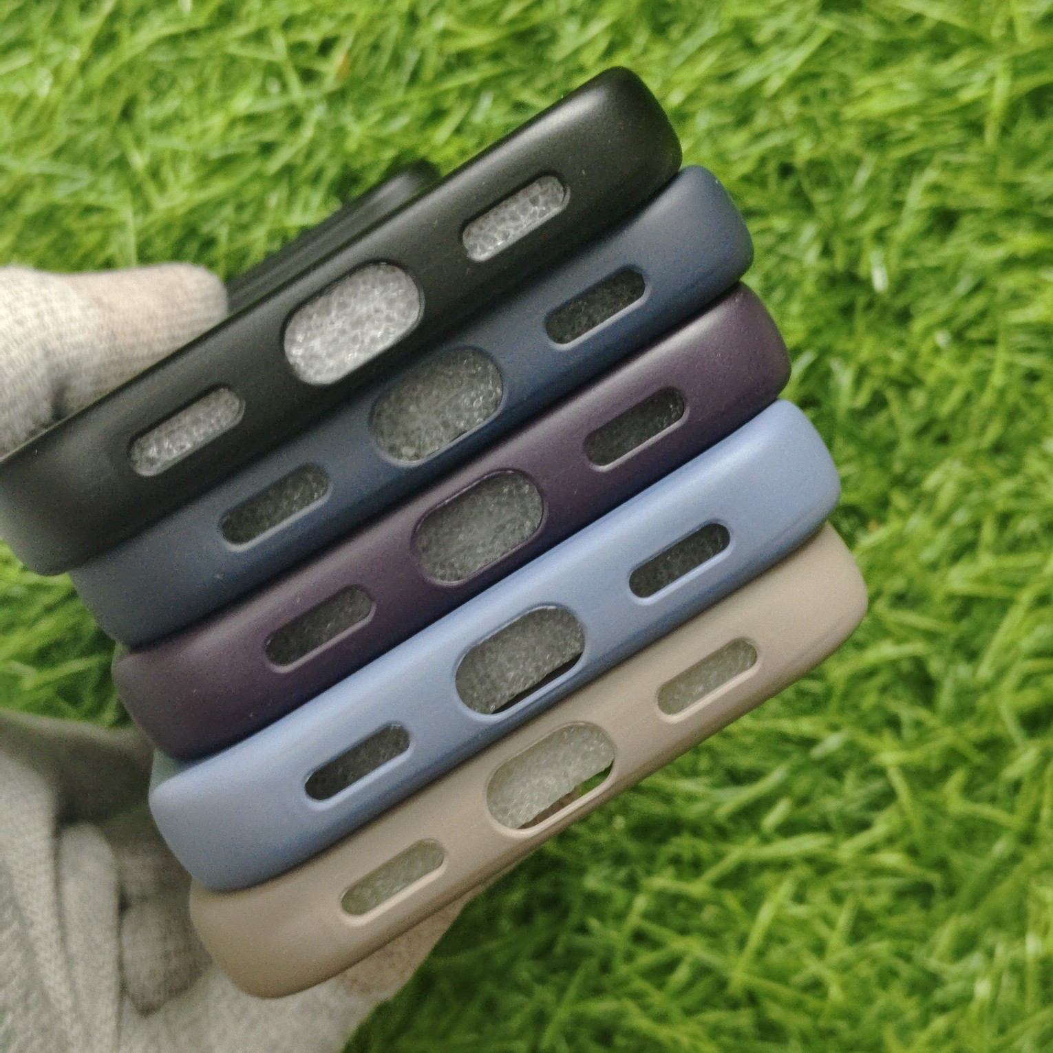 Google Pixel 10 & 10 Pro OG Silicon Back Cover With Soft Cloth inside - Image 4