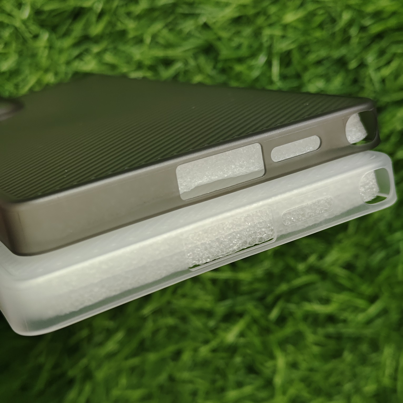 Samsung Galaxy S25 Ultra Paper Thin Matte PC Hard Strips Back Cover - Image 4