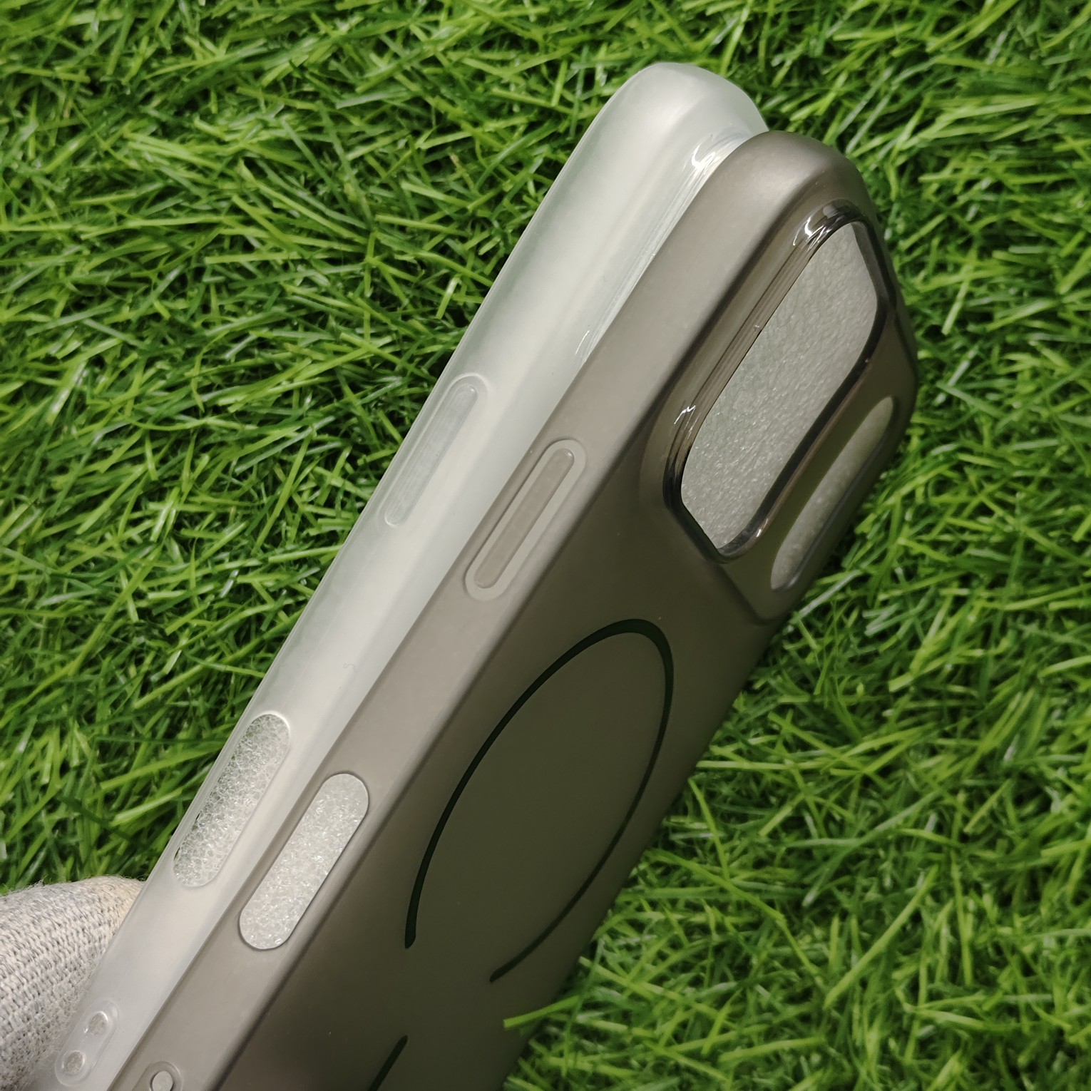 iPhone 17 & 17 Pro & 17 Pro Max Paper Silicon Shadow Back Cover No Magsafe - Image 3