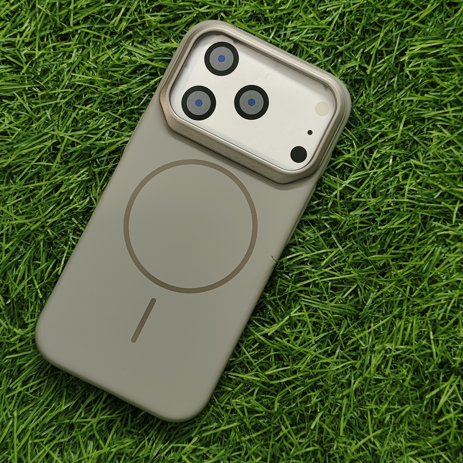 iPhone 17 & 17 Pro & 17 Pro Max PC Hard MagSafe Back Cover Beats - Image 6