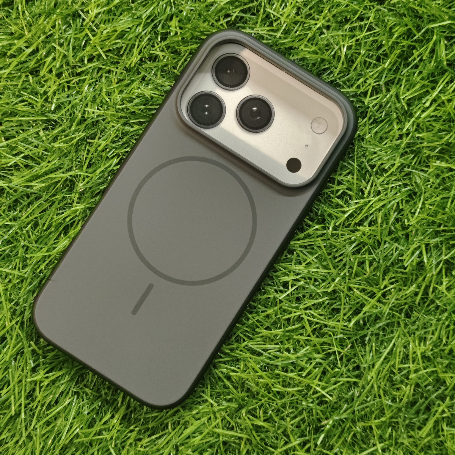 iPhone 17 & 17 Pro & 17 Pro Max Premium Silicon Magsafe Back Cover Funshare - Image 7