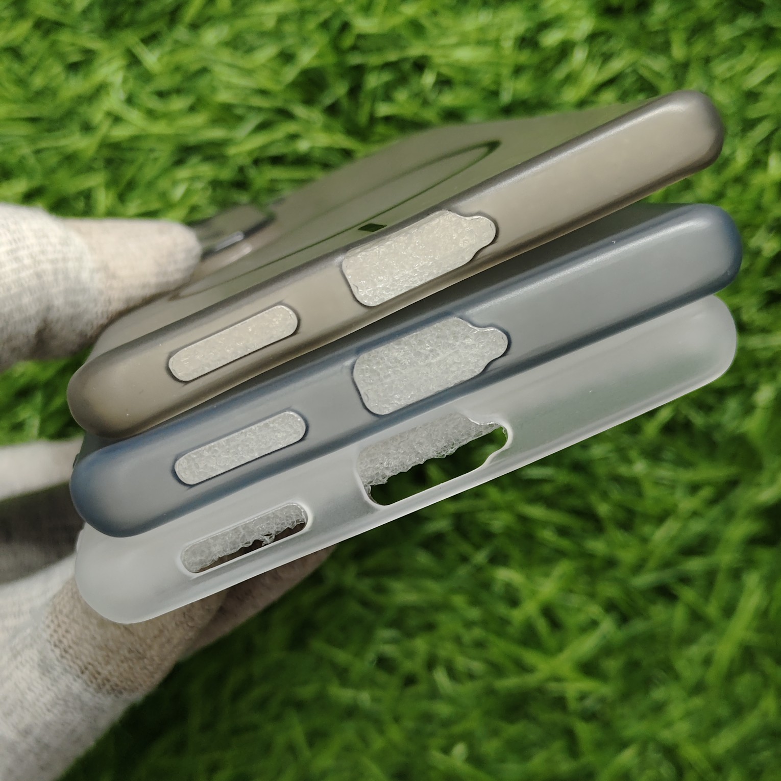 Vivo V40E & iQOO Z9s Paper Silicon Shadow Back Cover No Magsafe - Image 4