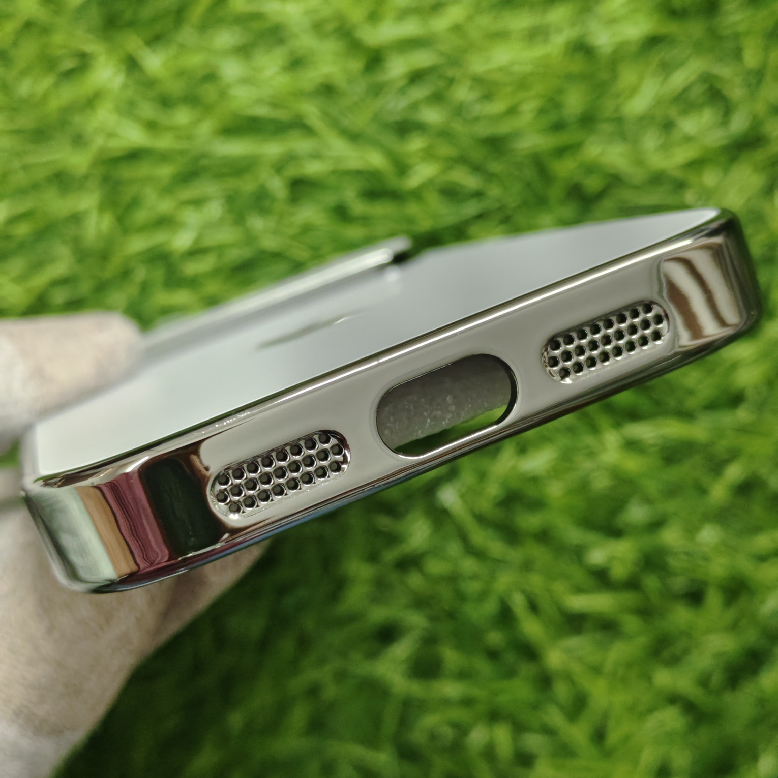 iPhone 17 & 17 Pro & 17 Pro Max Luxury Matte Chrome Finish Back Cover with Camera Protection - Image 4