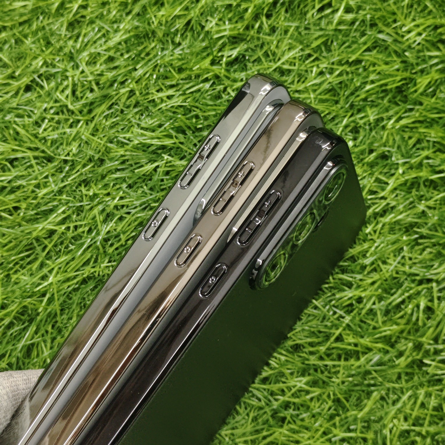 Samsung Galaxy S25 FE Luxury Matte Chrome Finish Back Cover - Image 3