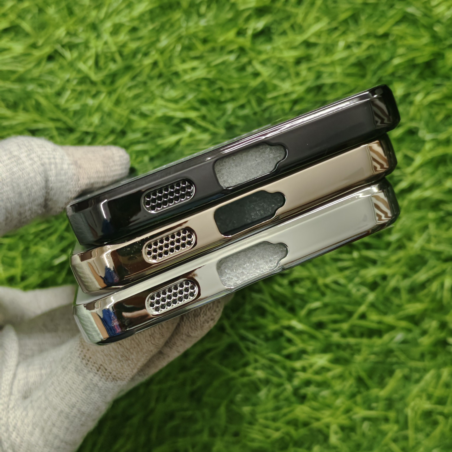 Samsung Galaxy S25 FE Luxury Matte Chrome Finish Back Cover - Image 4