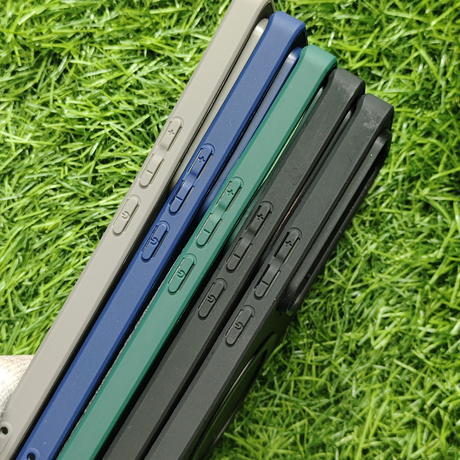 Vivo V30 & V30 Pro Premium Leather Magsafe Back Cover - Image 3