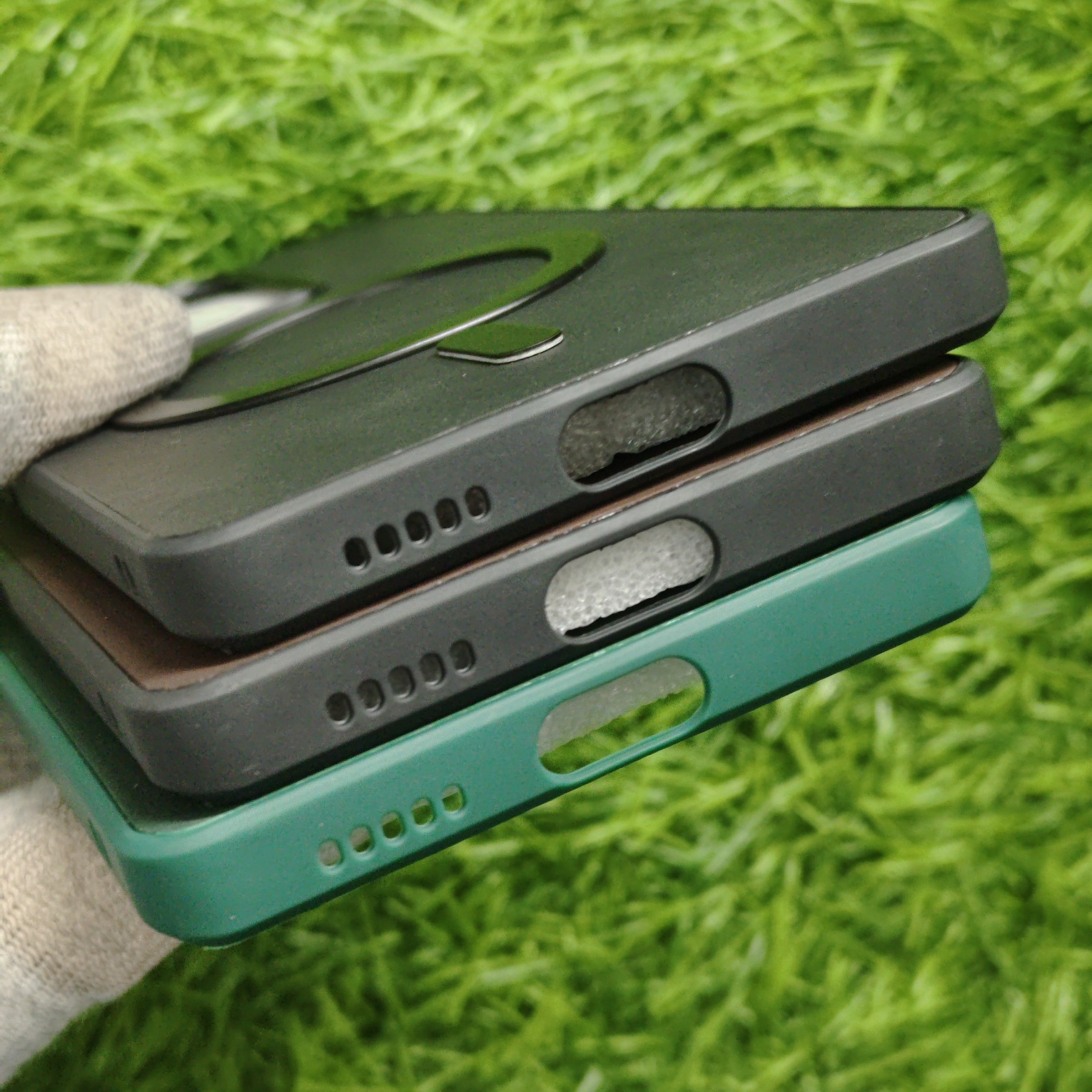 Vivo V27 & V27 Pro Premium Leather Magsafe Back Cover - Image 4