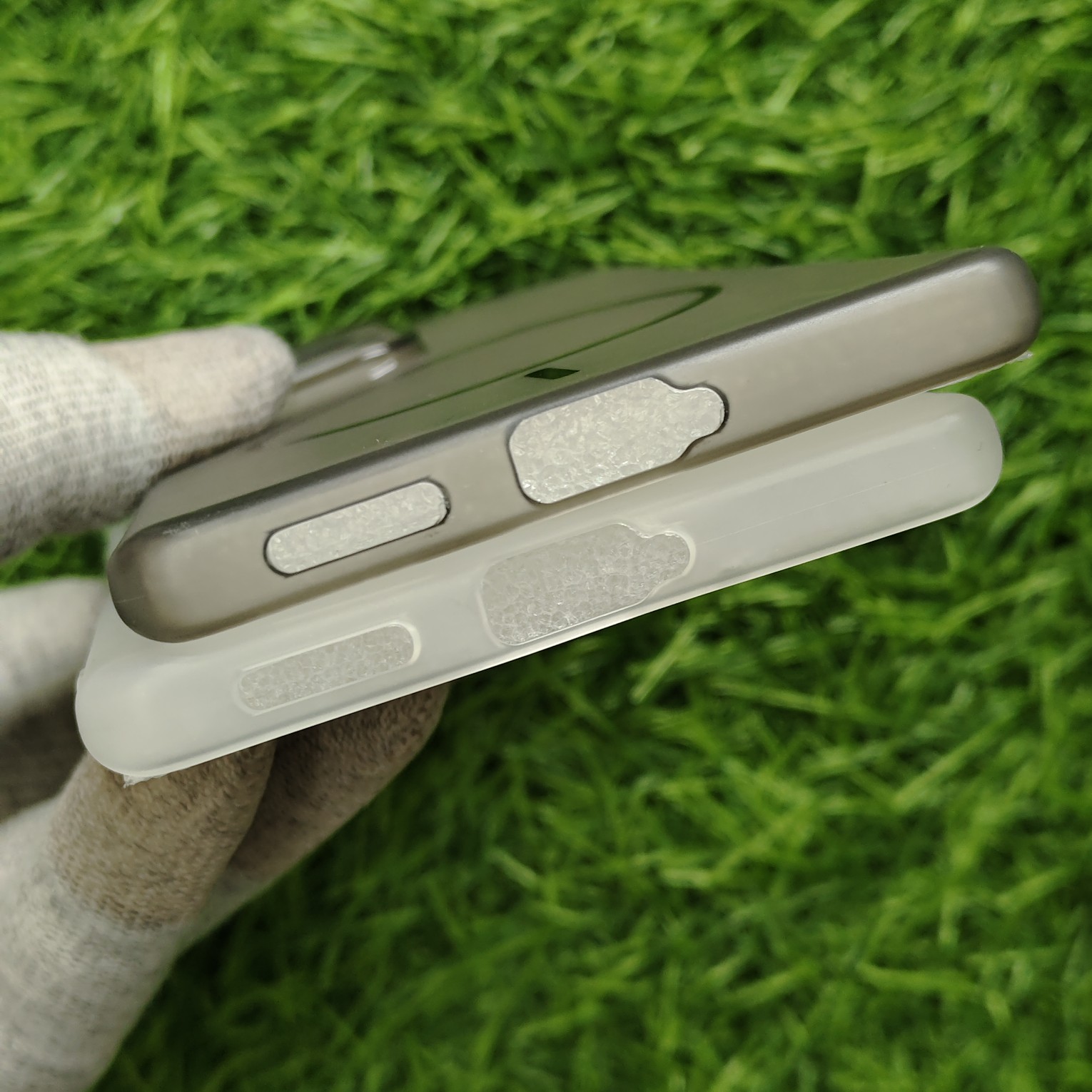 Vivo V30 & V30 Paper Silicon Shadow Back Cover No Magsafe - Image 4