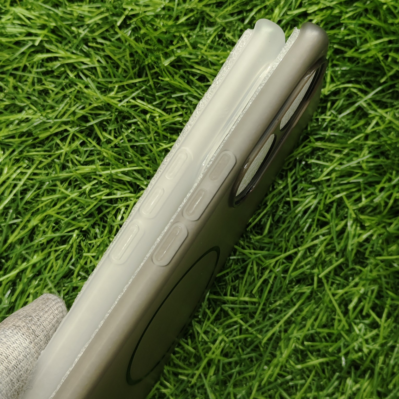 Vivo V29E Paper Silicon Shadow Back Cover No Magsafe - Image 3