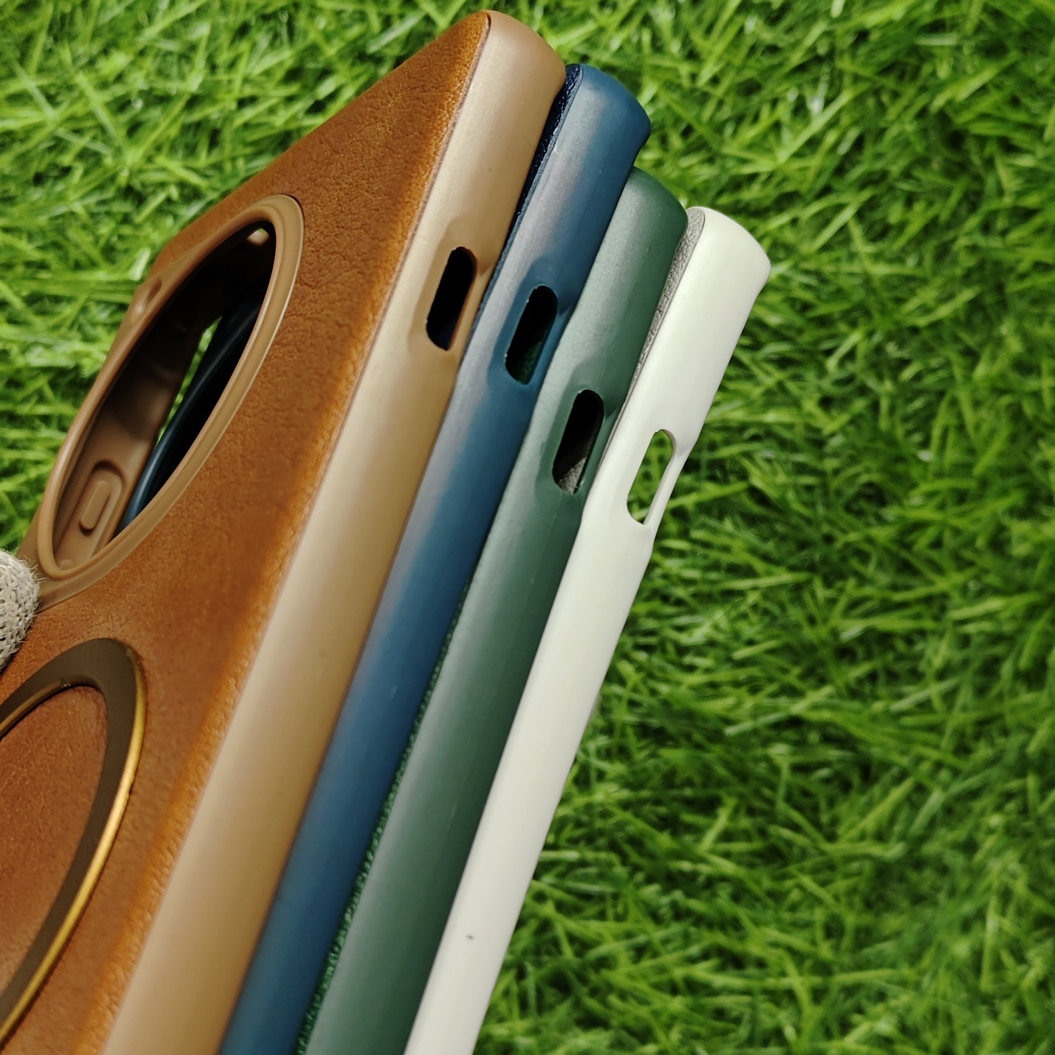 Oneplus 12R Premium Leather Magsafe Back Cover With Cloth Inside - Image 5