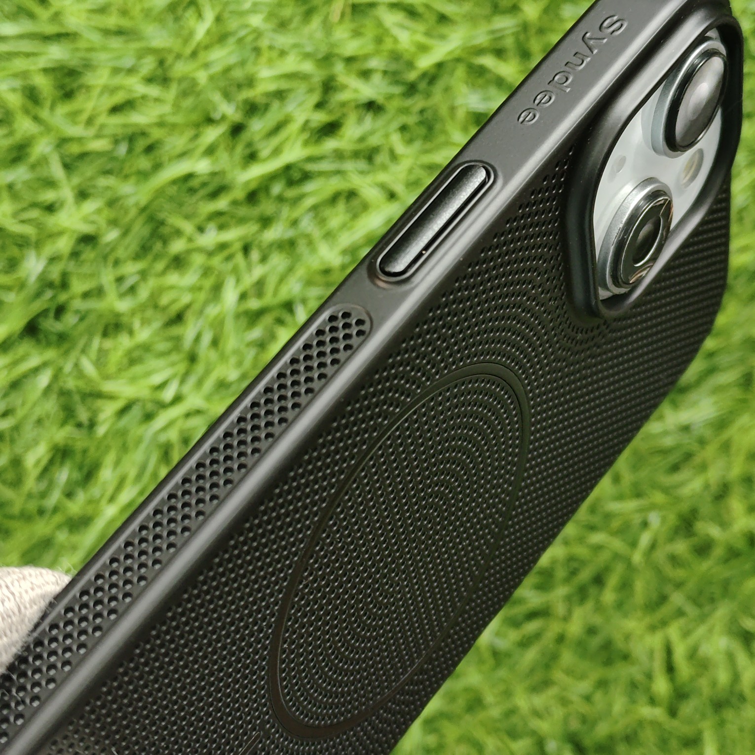 iPhone 15 & 15 Pro & 15 Pro Max Stylish Air Back Cover - Image 9