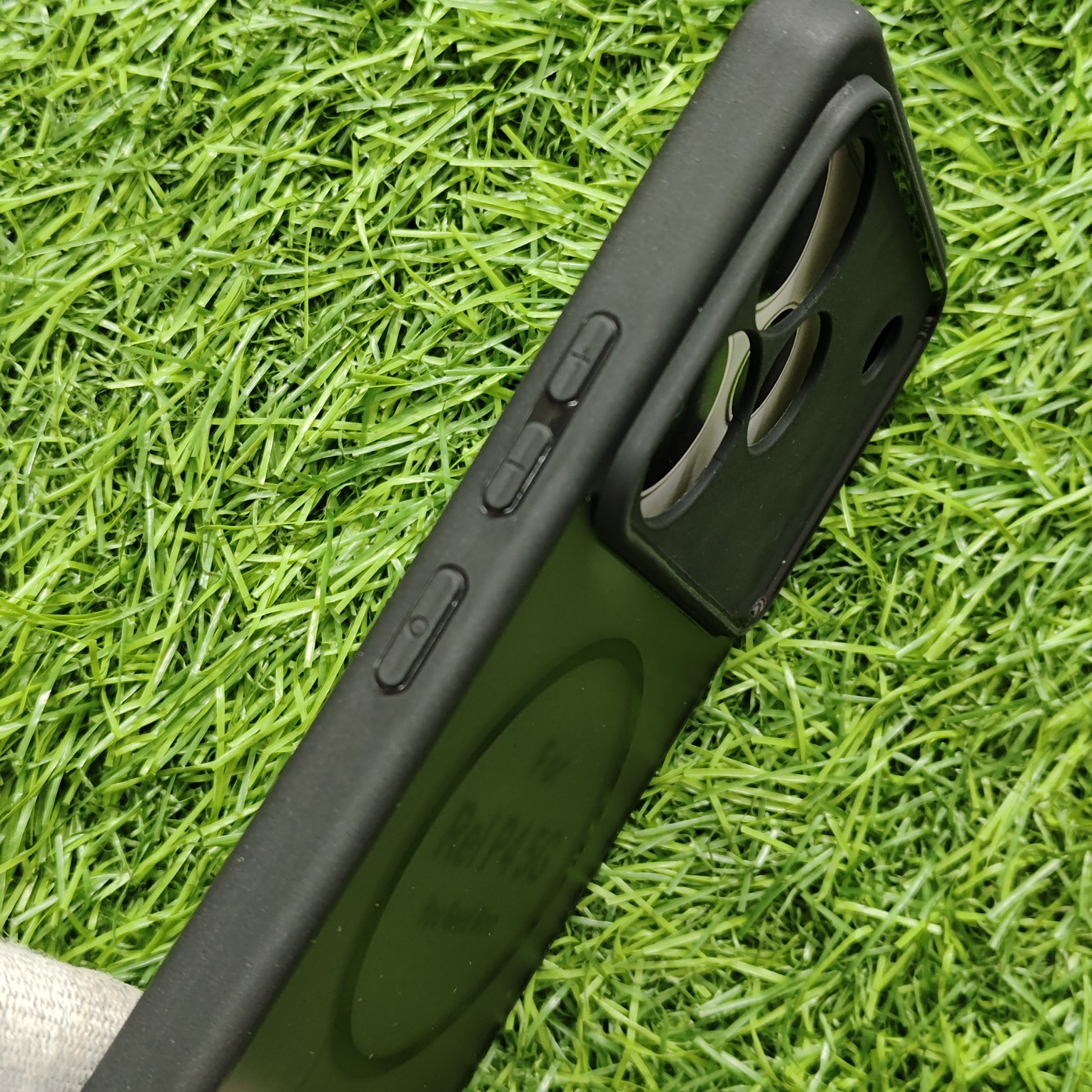 Realme P4 Premium Matte Transparent Black Doyers Back Cover No Magsafe - Image 3