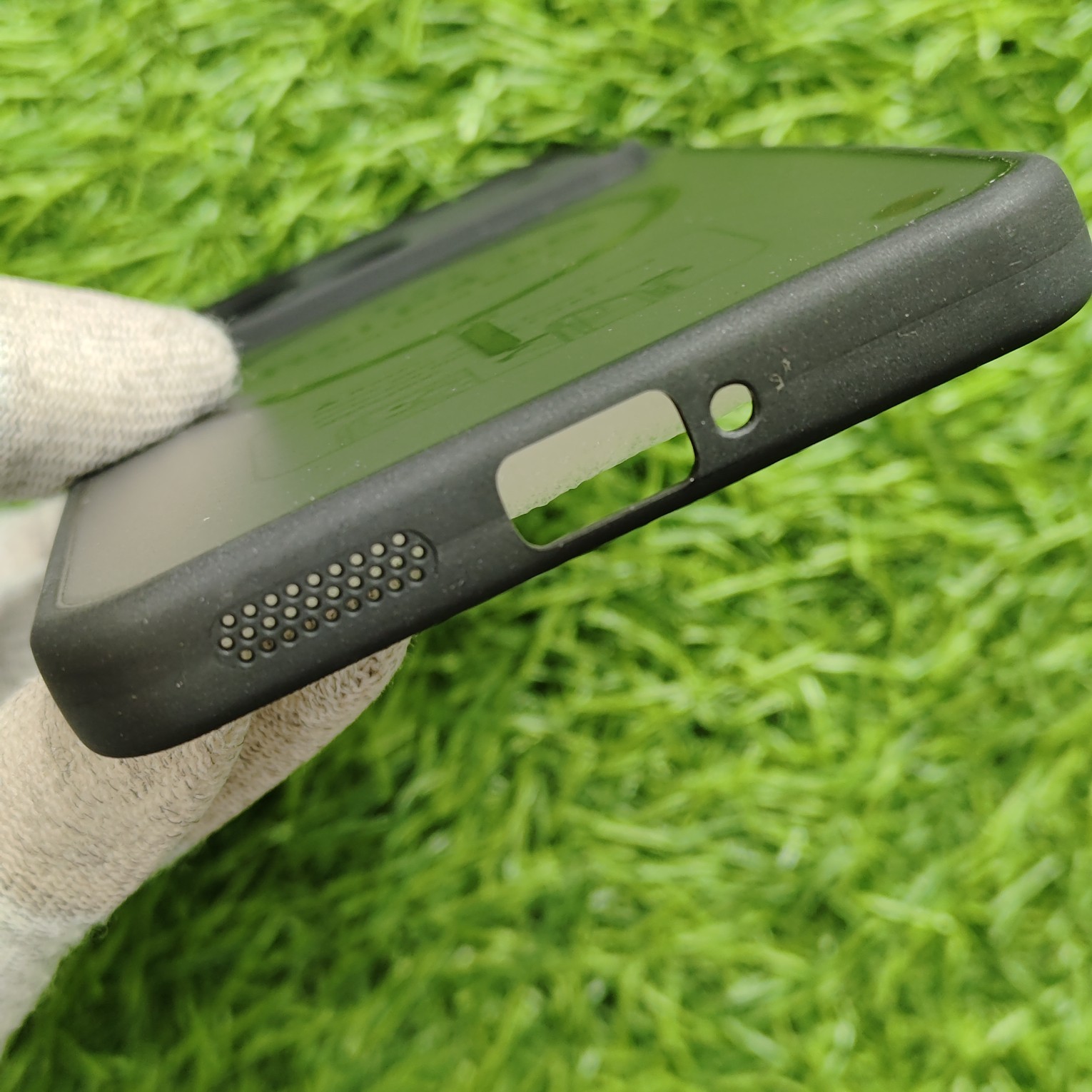 Realme P4 Premium Matte Transparent Black Doyers Back Cover No Magsafe - Image 4