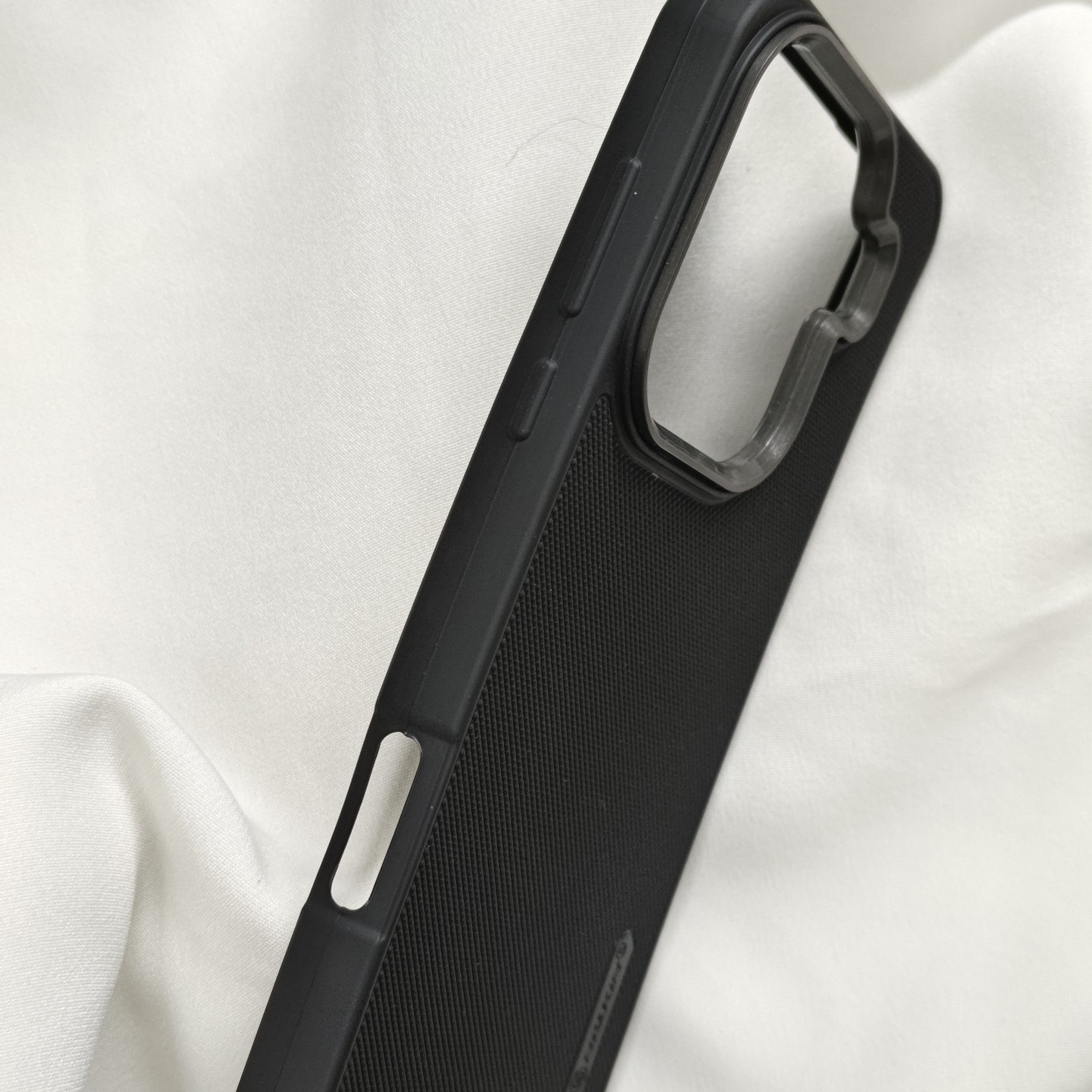 Oppo Find X9 Pro Black Nilkin Back Cover With Cloth Inside - Image 3