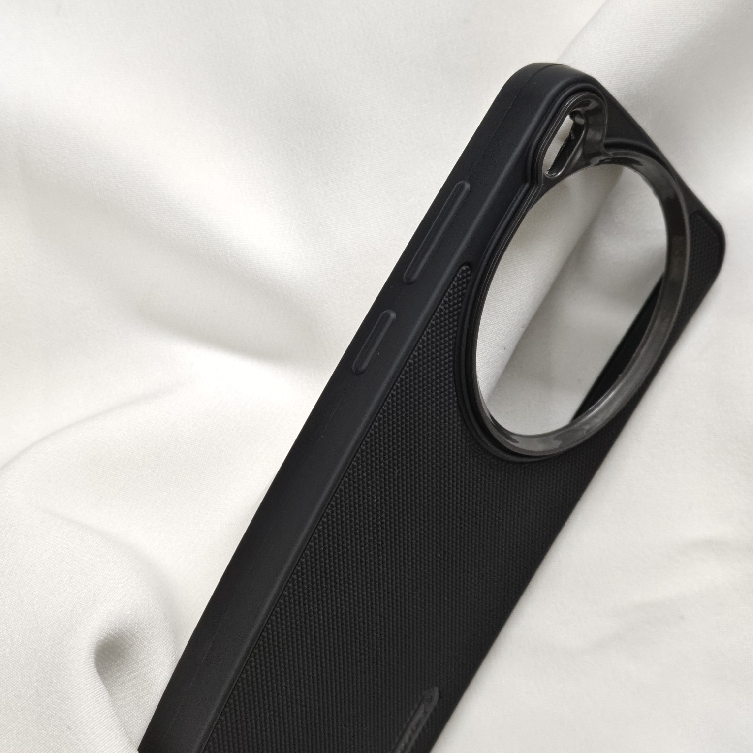 Vivo X300 Black Nilkin Back Cover With Cloth Inside - Image 3
