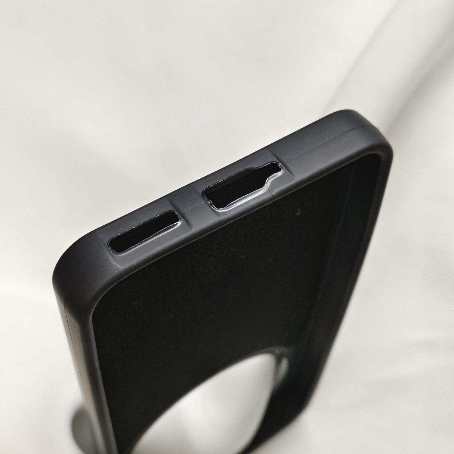 Vivo X300 Black Nilkin Back Cover With Cloth Inside - Image 4