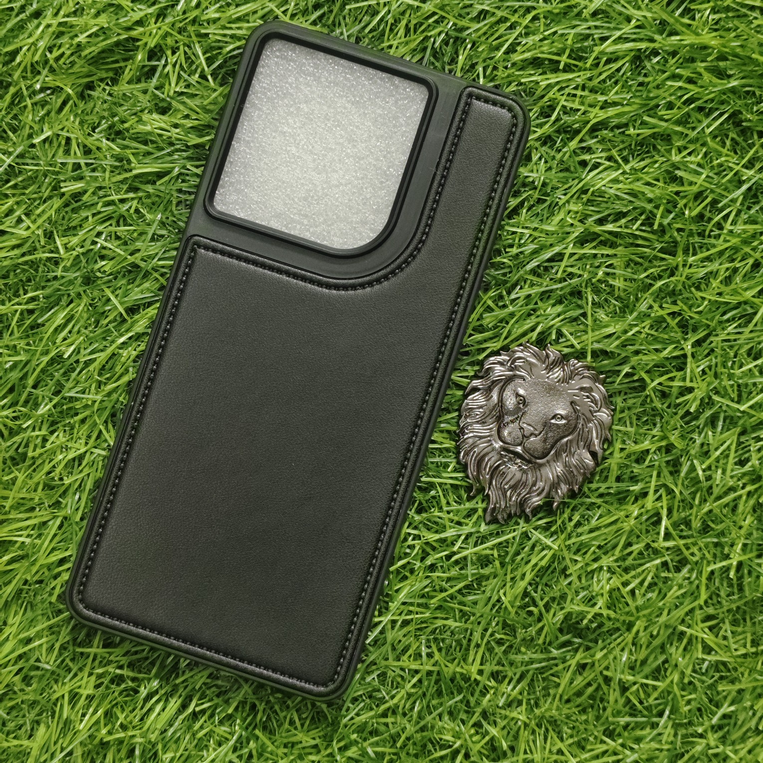 Motorola G86 & G86 Power Premium Puffer Leather Finish Back Cover With Metal Lion Logo