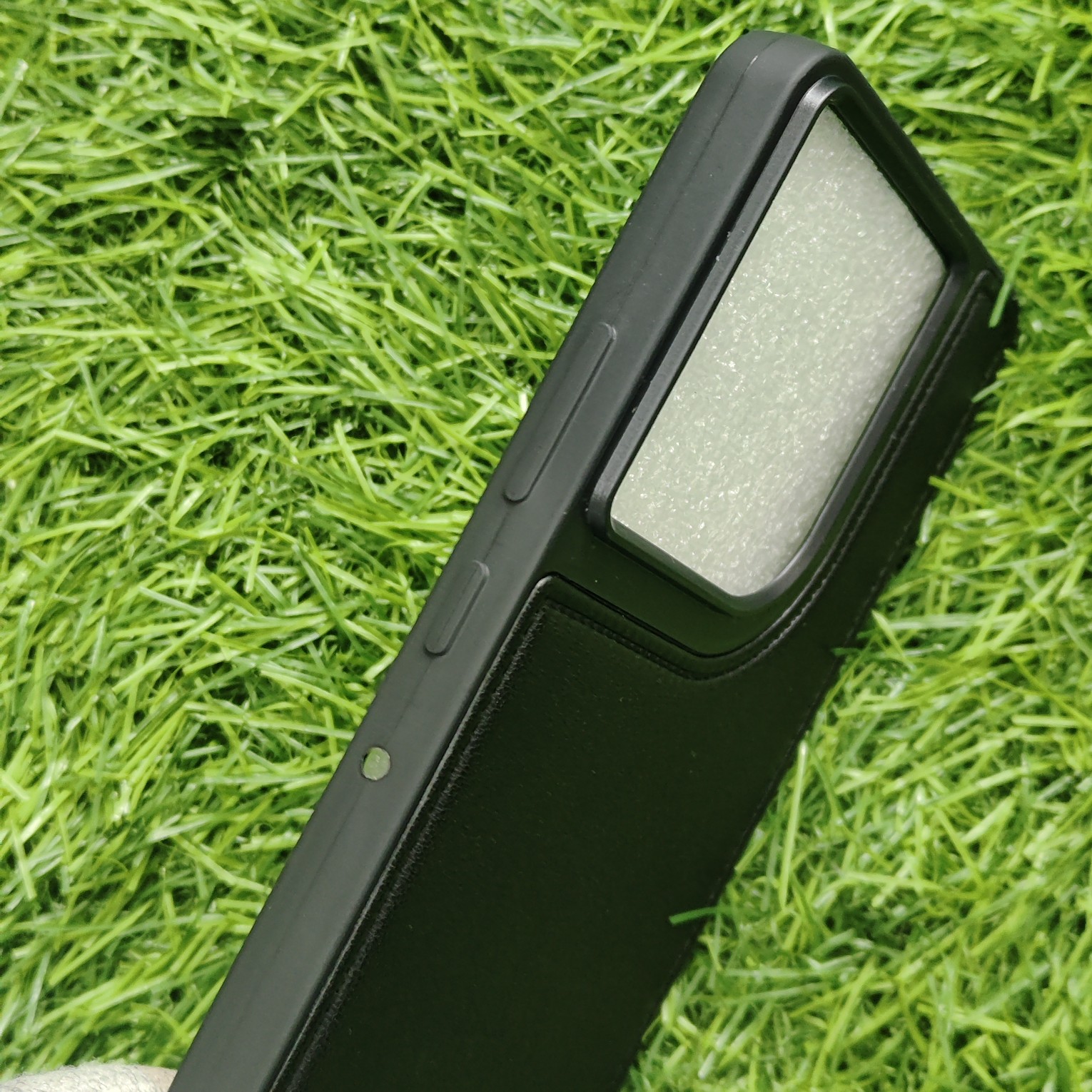 Motorola G86 & G86 Power Premium Puffer Leather Finish Back Cover With Metal Lion Logo - Image 4