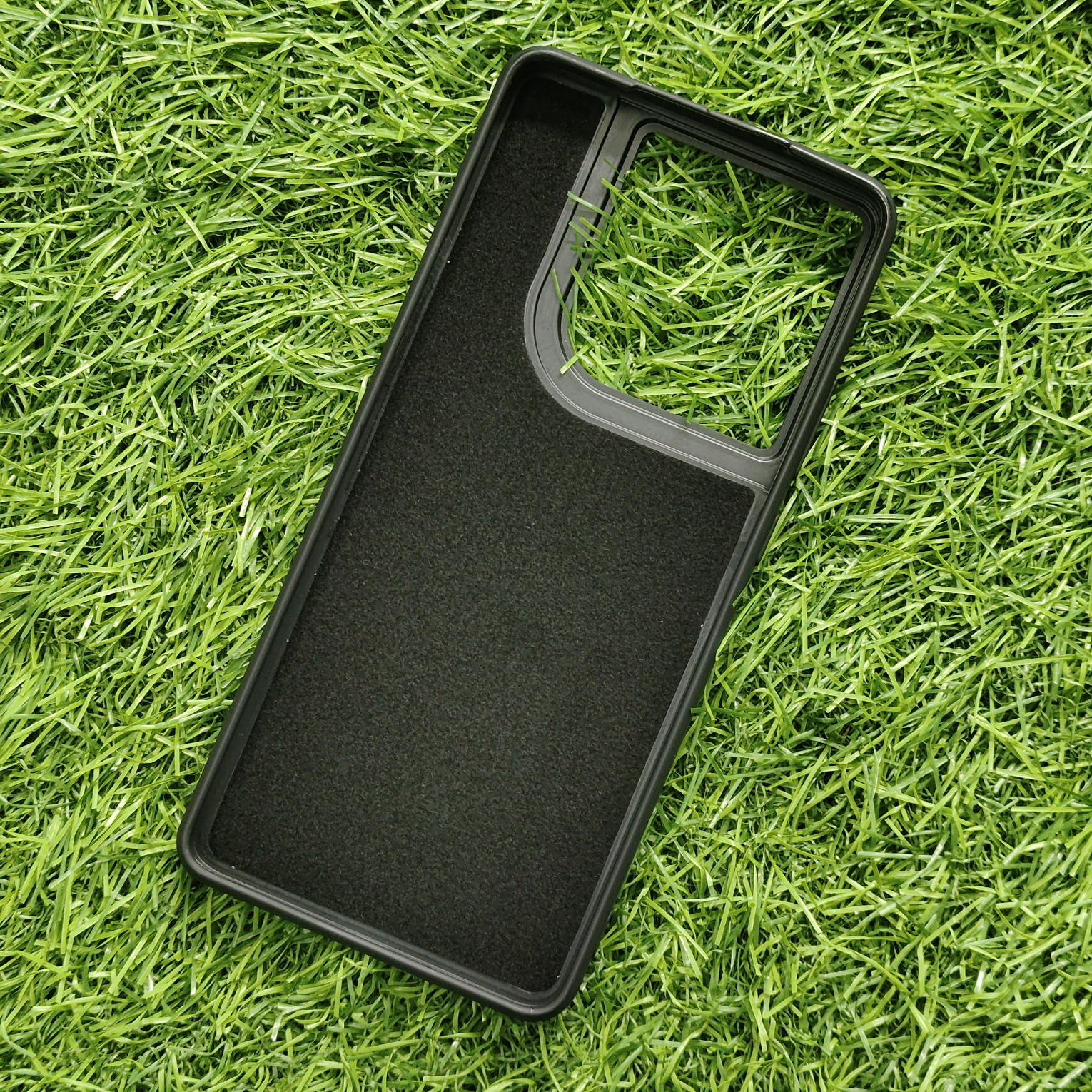 Motorola G86 & G86 Power Premium Puffer Leather Finish Back Cover With Metal Lion Logo - Image 7