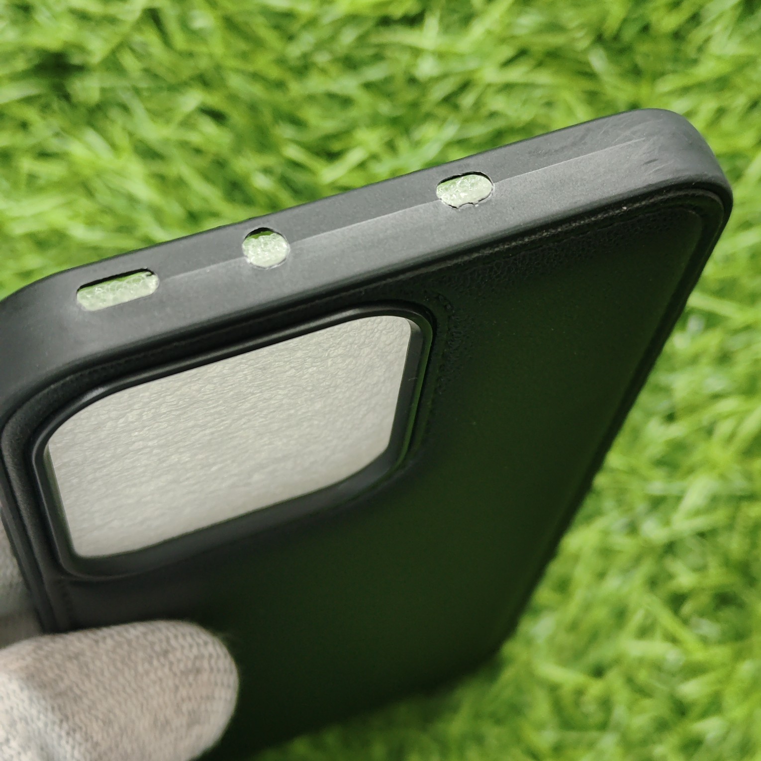 Oppo Reno 14 Premium Puffer Leather Finish Back Cover With Metal Lion Logo - Image 6