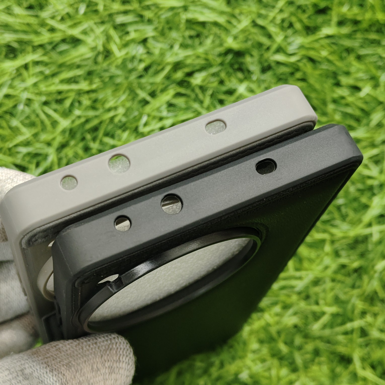 Oneplus 12R Premium Puffer Leather Finish Back Cover With Metal Lion Logo - Image 7