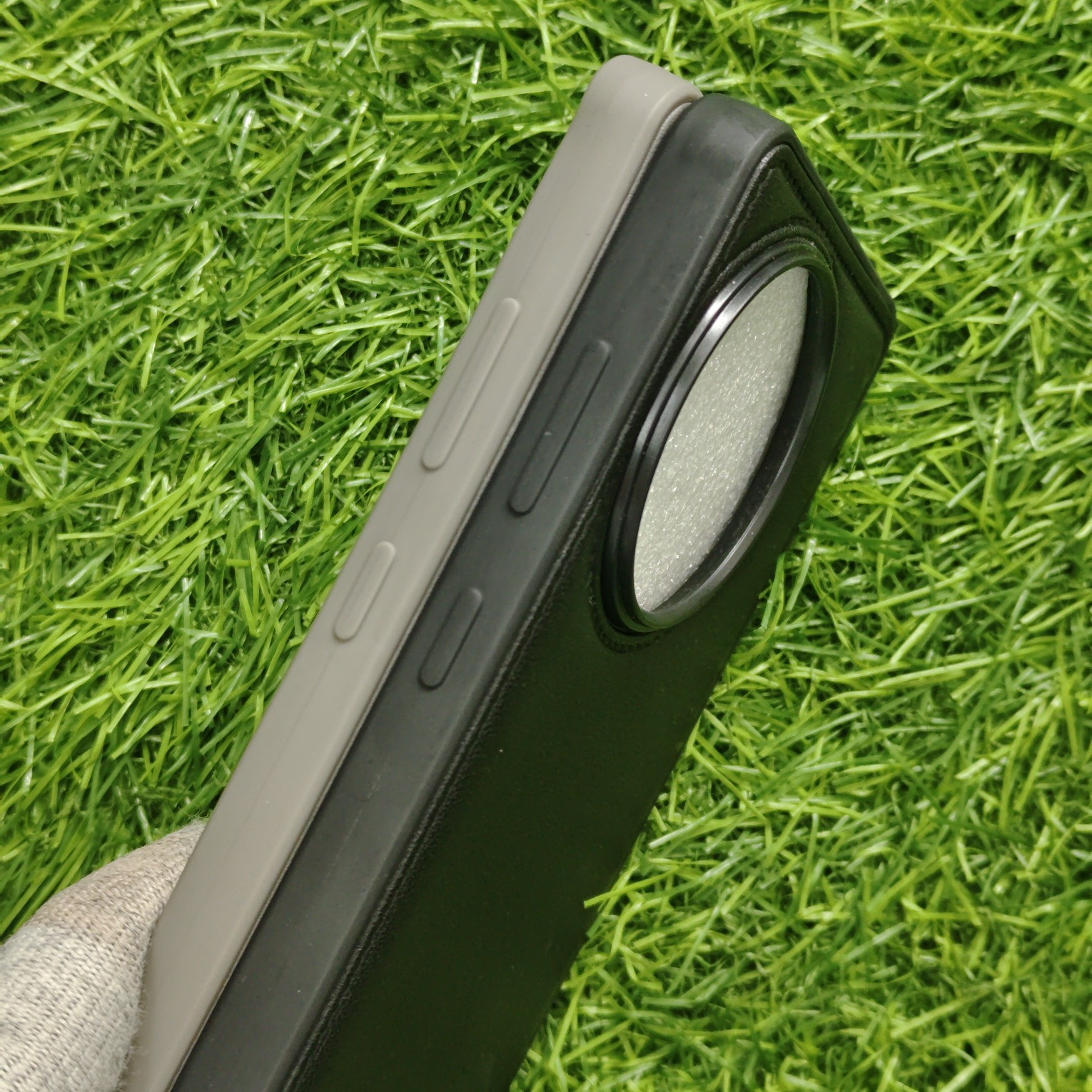 Oneplus 13R Premium Puffer Leather Finish Back Cover With Metal Lion Logo - Image 4