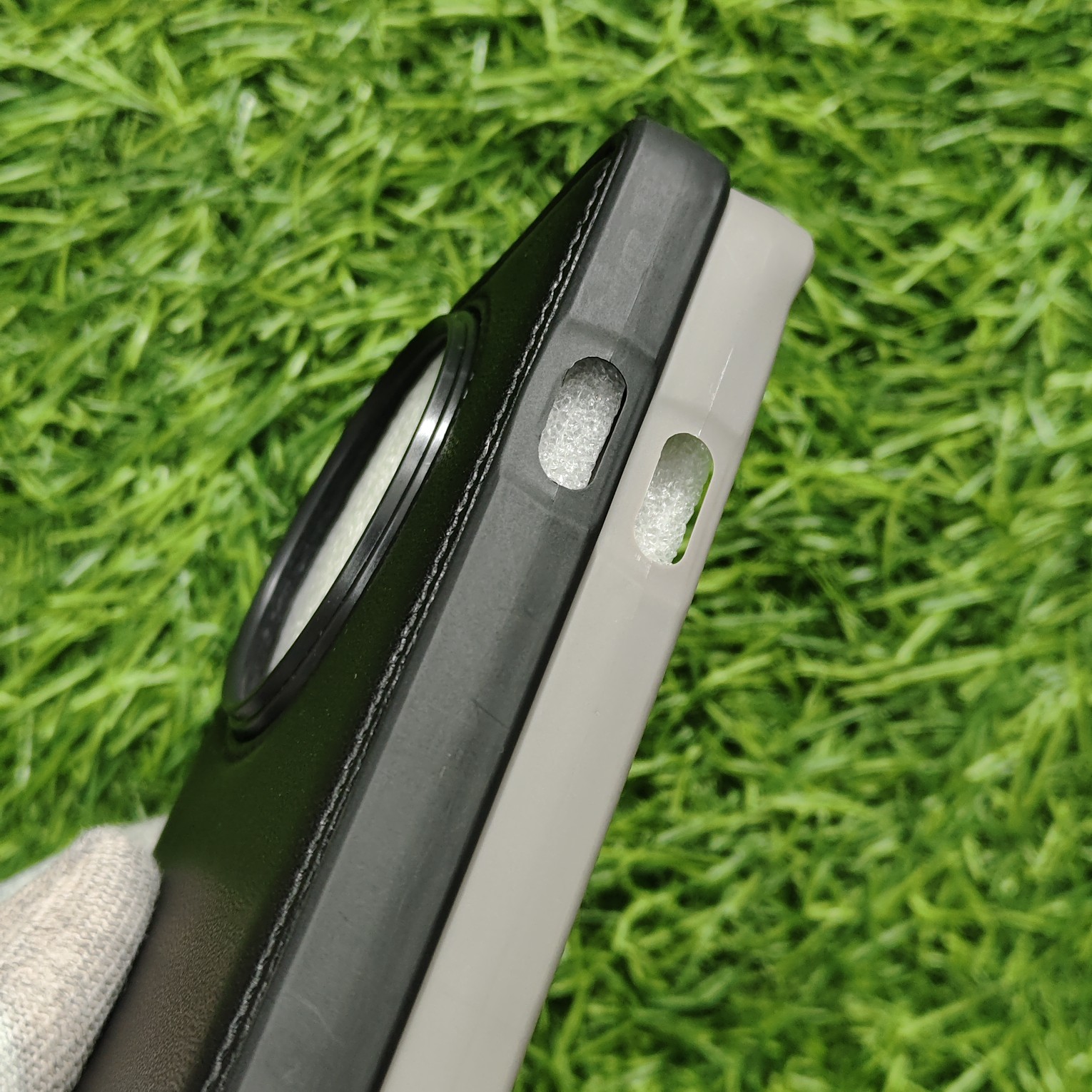 Oneplus 13R Premium Puffer Leather Finish Back Cover With Metal Lion Logo - Image 6