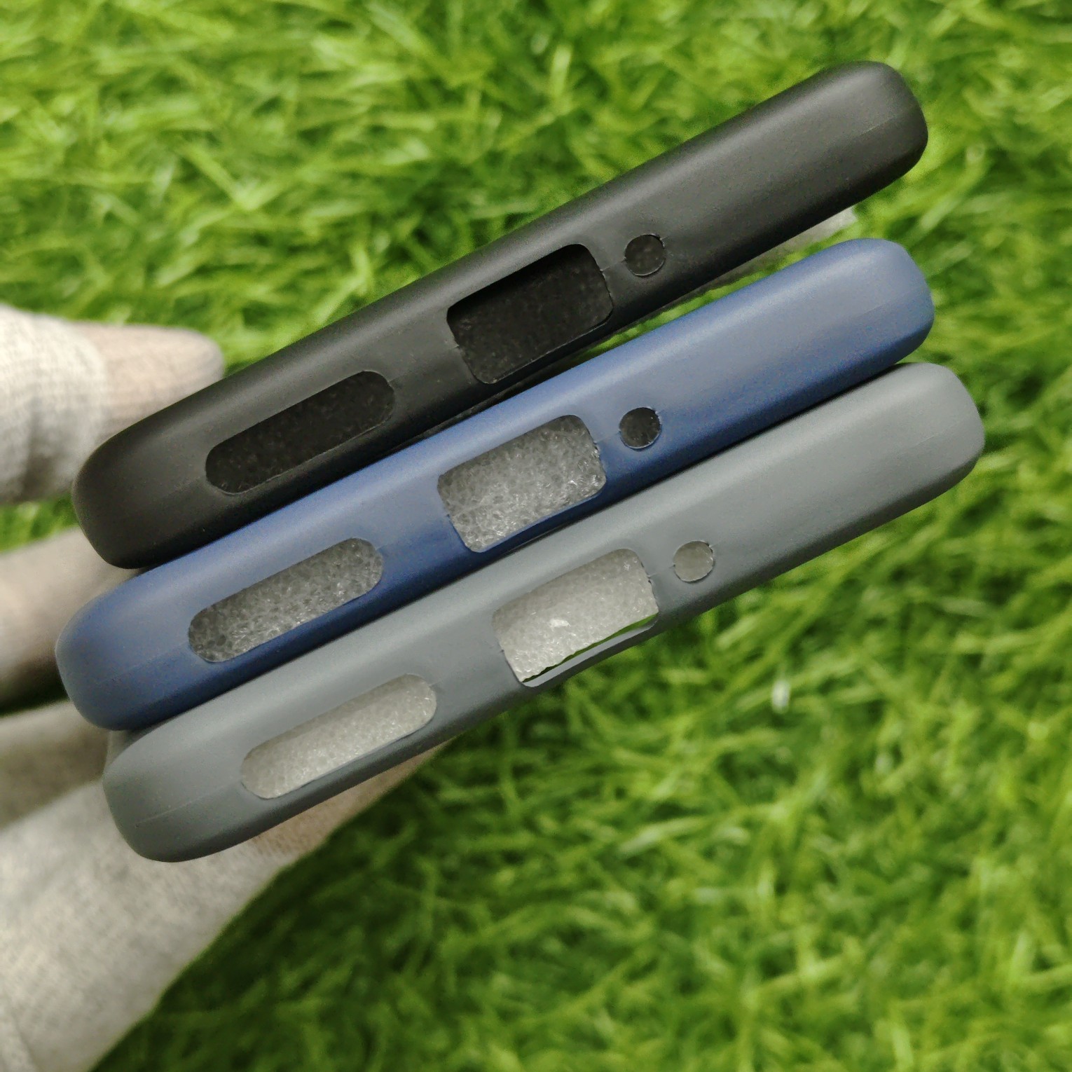 Realme 15 Silicon No Magsafe Back Cover With Cloth Inside - Image 4