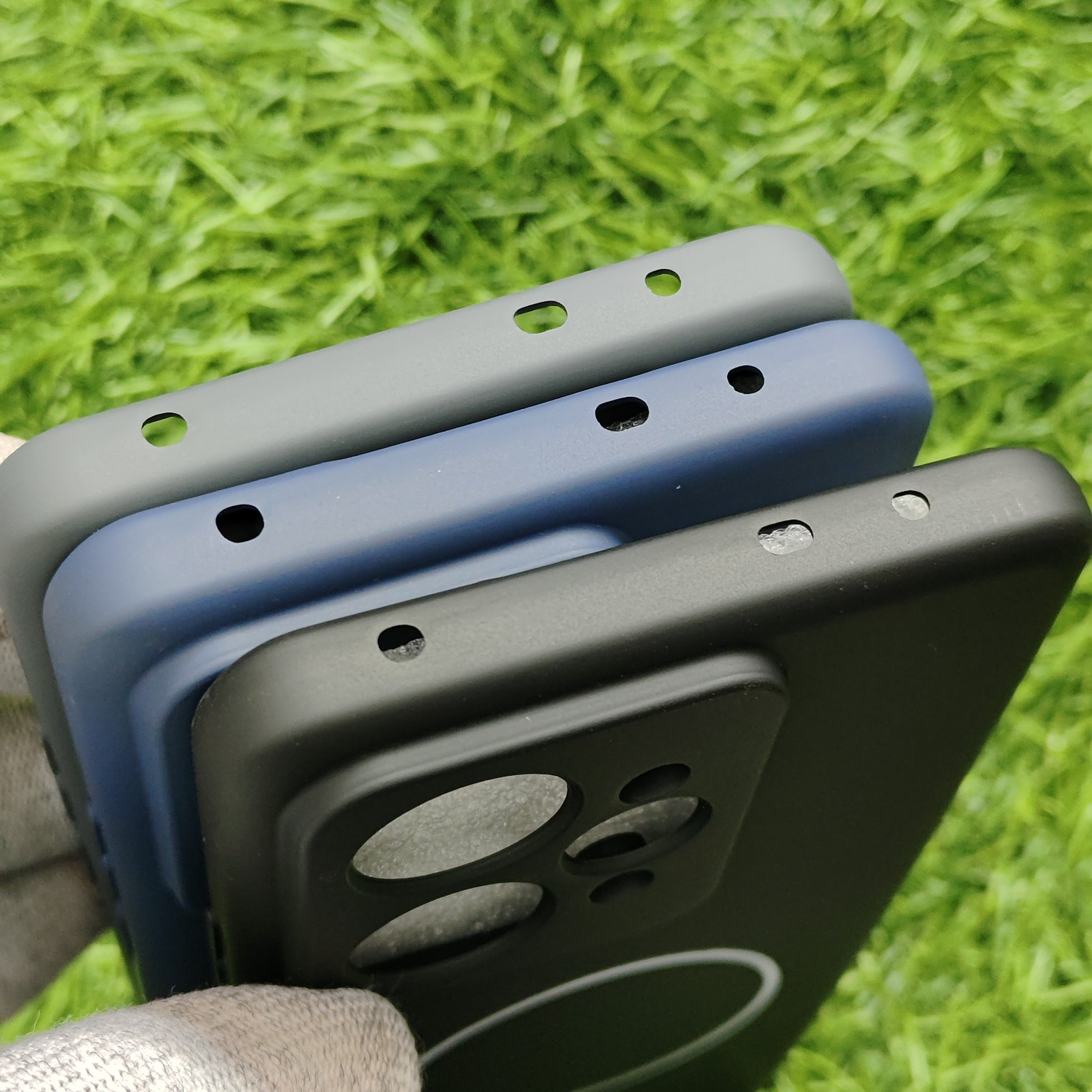 Realme 15 Silicon No Magsafe Back Cover With Cloth Inside - Image 5