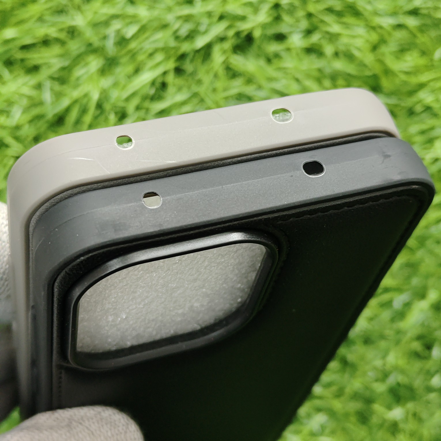 Oneplus 13s Premium Puffer Leather Finish Back Cover With Metal Lion Logo - Image 7