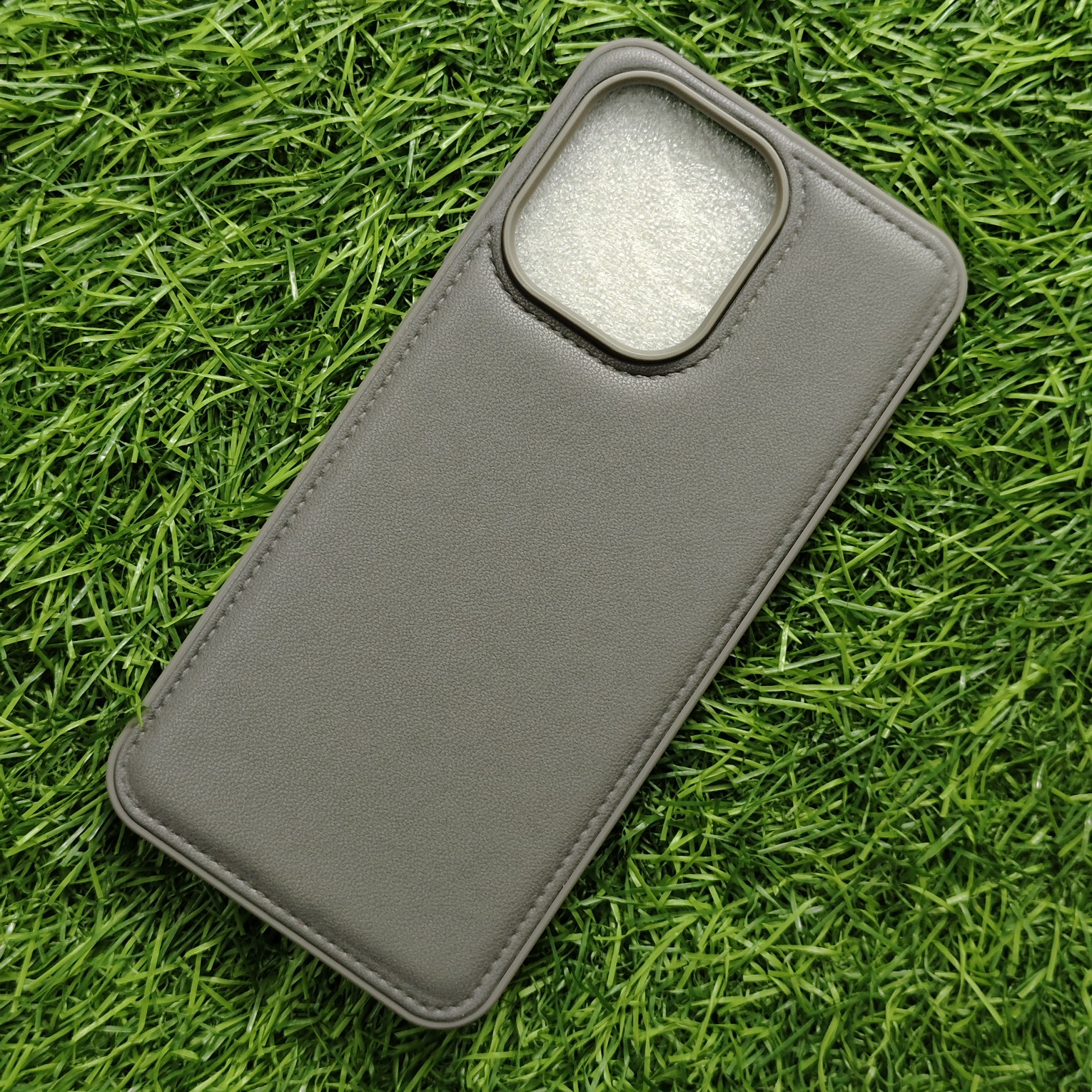 Oneplus 13s Premium Puffer Leather Finish Back Cover With Metal Lion Logo - Image 9