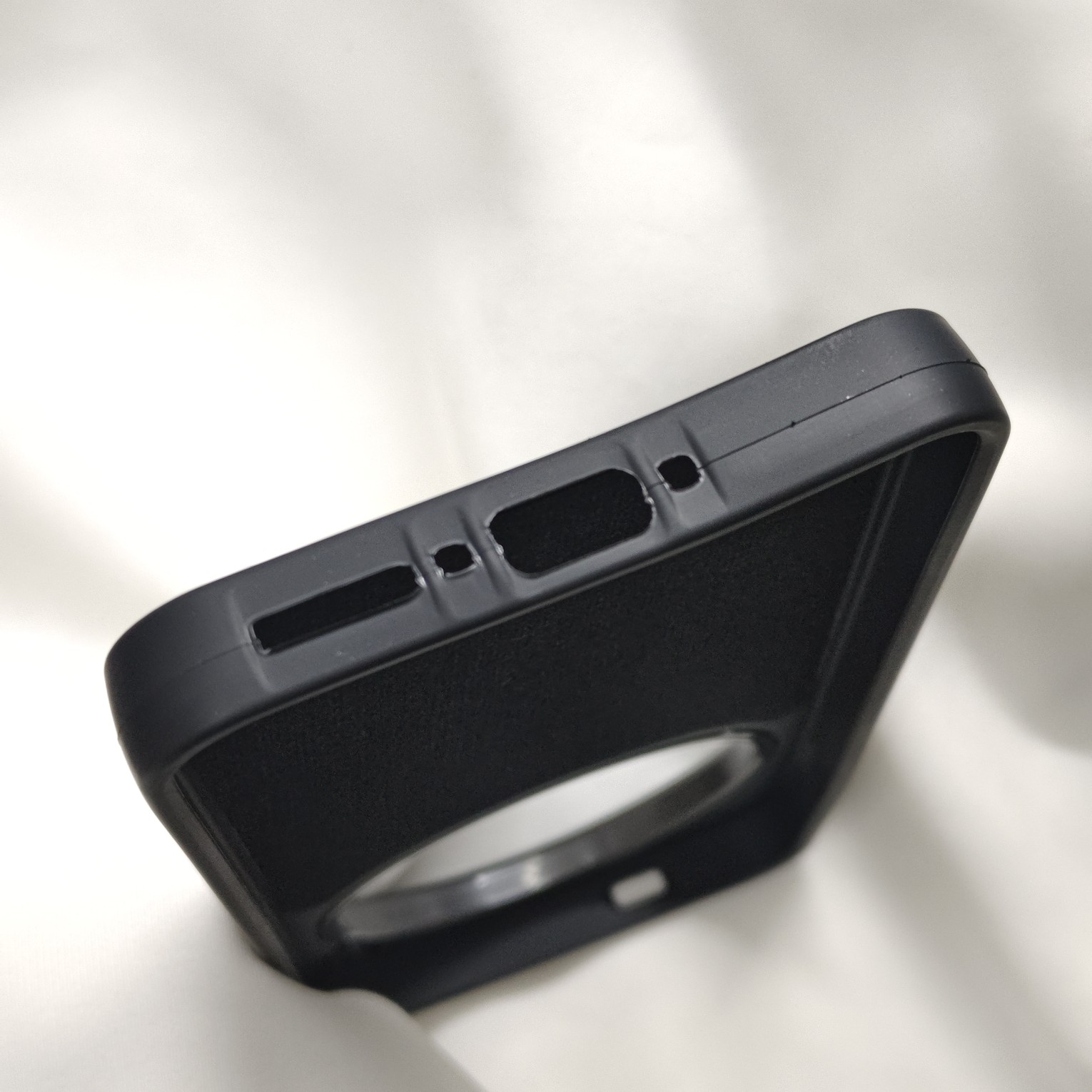 Vivo X300 Pro Black Nilkin Back Cover With Cloth Inside - Image 4