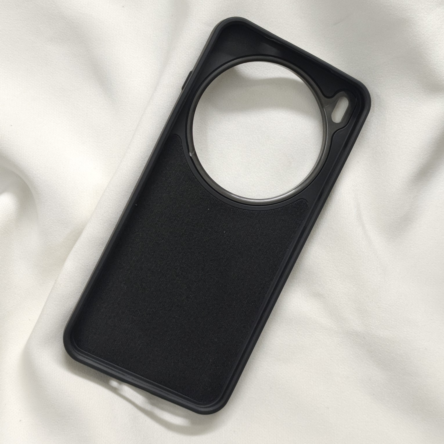 Vivo X300 Pro Black Nilkin Back Cover With Cloth Inside - Image 7